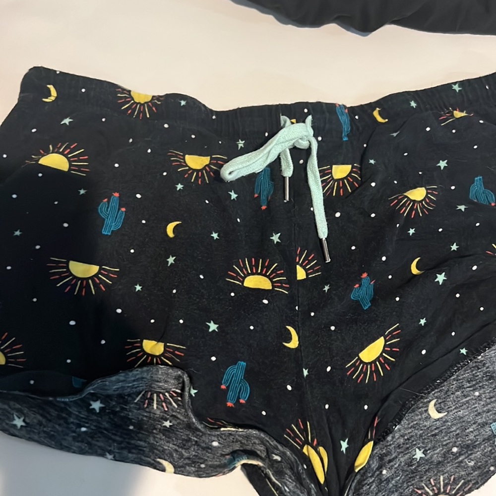 Pajama set - Picture 2 of 4